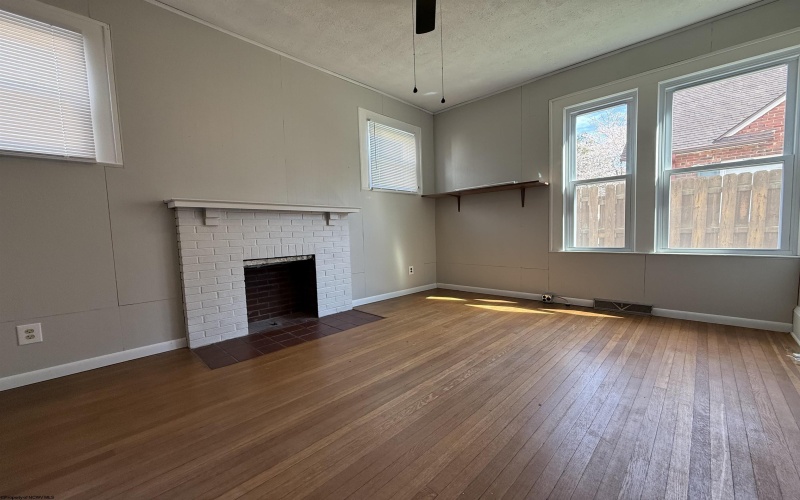 310 Spring Avenue, Clarksburg, West Virginia 26301, 5 Bedrooms Bedrooms, 12 Rooms Rooms,2 BathroomsBathrooms,Single Family Detached,For Sale,Spring,10163944