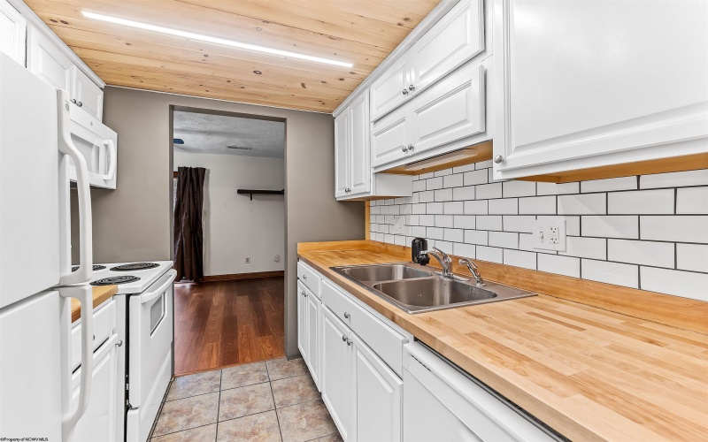 135 Lough Street, Westover, West Virginia 26501, 2 Bedrooms Bedrooms, 5 Rooms Rooms,1 BathroomBathrooms,Single Family Attached,For Sale,Lough,10163953