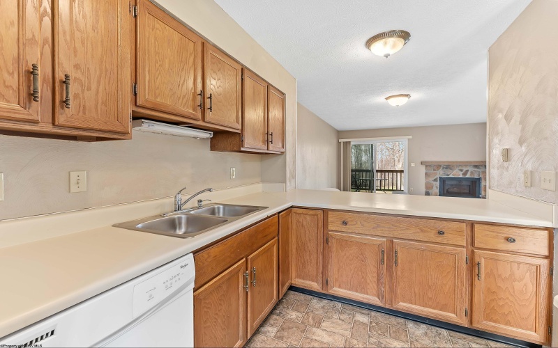 302 Whitetail Way, Morgantown, West Virginia 26508, 2 Bedrooms Bedrooms, 8 Rooms Rooms,2 BathroomsBathrooms,Single Family Attached,For Sale,Whitetail,10163954