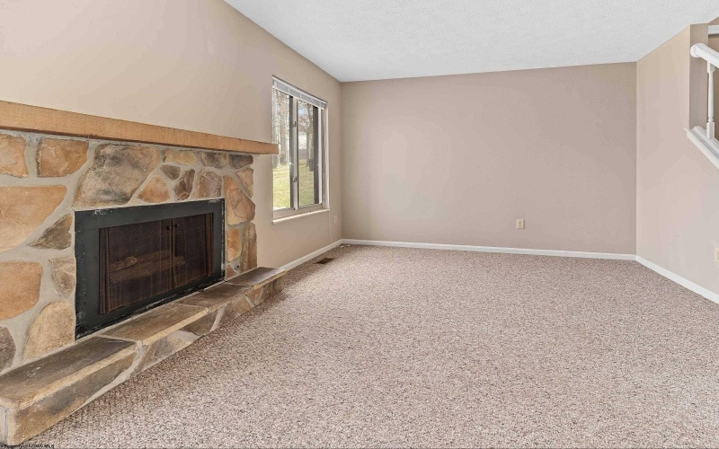 302 Whitetail Way, Morgantown, West Virginia 26508, 2 Bedrooms Bedrooms, 8 Rooms Rooms,2 BathroomsBathrooms,Single Family Attached,For Sale,Whitetail,10163954