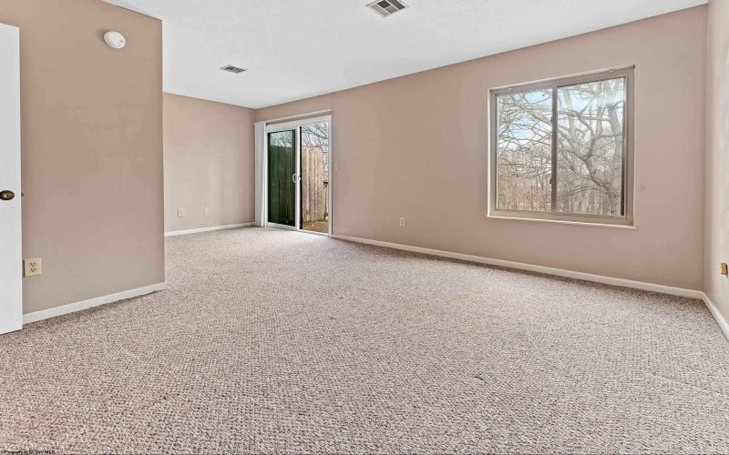 302 Whitetail Way, Morgantown, West Virginia 26508, 2 Bedrooms Bedrooms, 8 Rooms Rooms,2 BathroomsBathrooms,Single Family Attached,For Sale,Whitetail,10163954