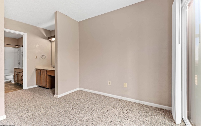 302 Whitetail Way, Morgantown, West Virginia 26508, 2 Bedrooms Bedrooms, 8 Rooms Rooms,2 BathroomsBathrooms,Single Family Attached,For Sale,Whitetail,10163954