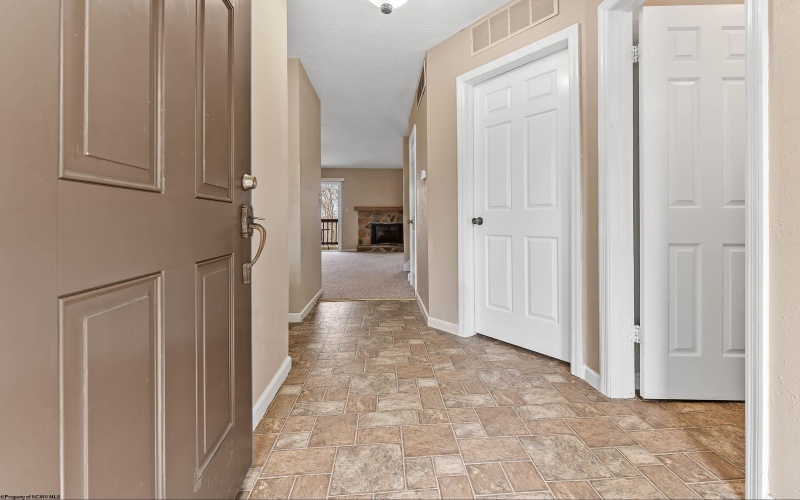 302 Whitetail Way, Morgantown, West Virginia 26508, 2 Bedrooms Bedrooms, 8 Rooms Rooms,2 BathroomsBathrooms,Single Family Attached,For Sale,Whitetail,10163954