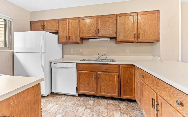 302 Whitetail Way, Morgantown, West Virginia 26508, 2 Bedrooms Bedrooms, 8 Rooms Rooms,2 BathroomsBathrooms,Single Family Attached,For Sale,Whitetail,10163954