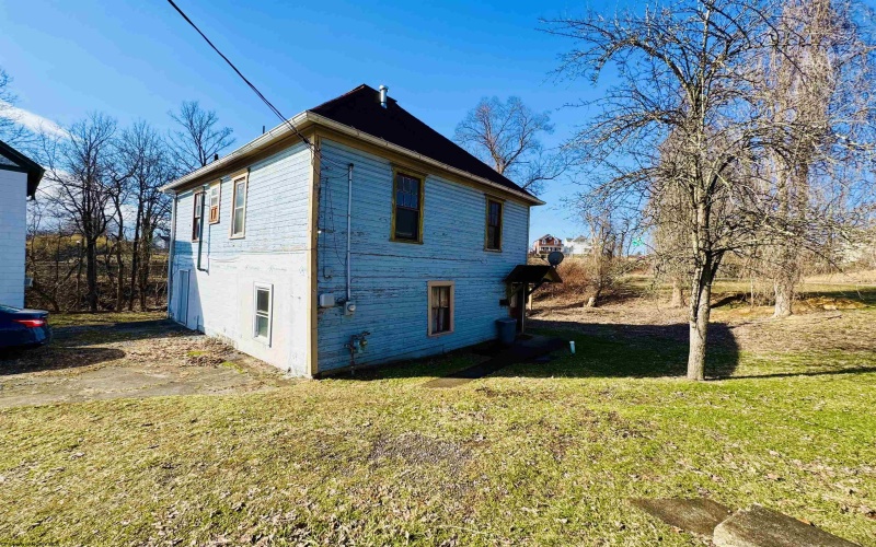 230 Locust Avenue, Fairmont, West Virginia 26554, ,Multi-unit/income,For Sale,Locust,10161063