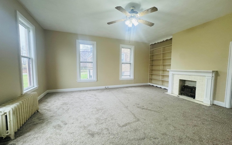 230 Locust Avenue, Fairmont, West Virginia 26554, ,Multi-unit/income,For Sale,Locust,10161063