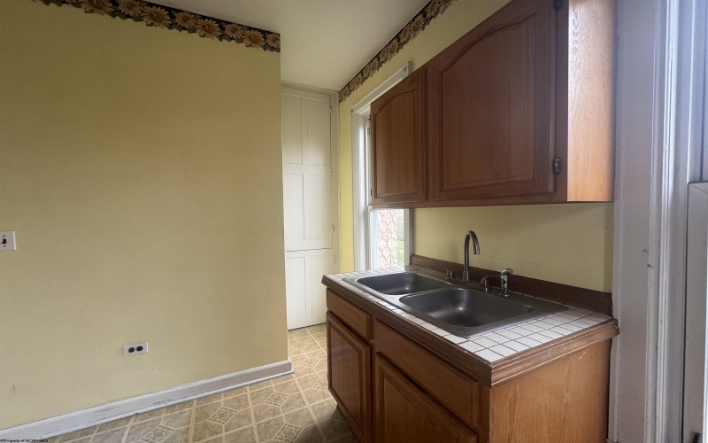 230 Locust Avenue, Fairmont, West Virginia 26554, ,Multi-unit/income,For Sale,Locust,10161063