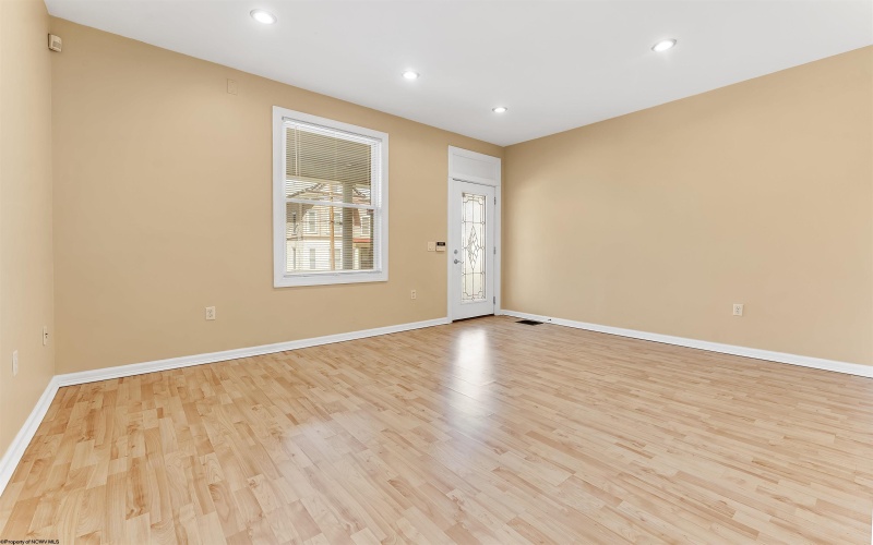 330-332 Demain Avenue, Morgantown, West Virginia 26501, ,Multi-unit/income,For Sale,Demain,10163959