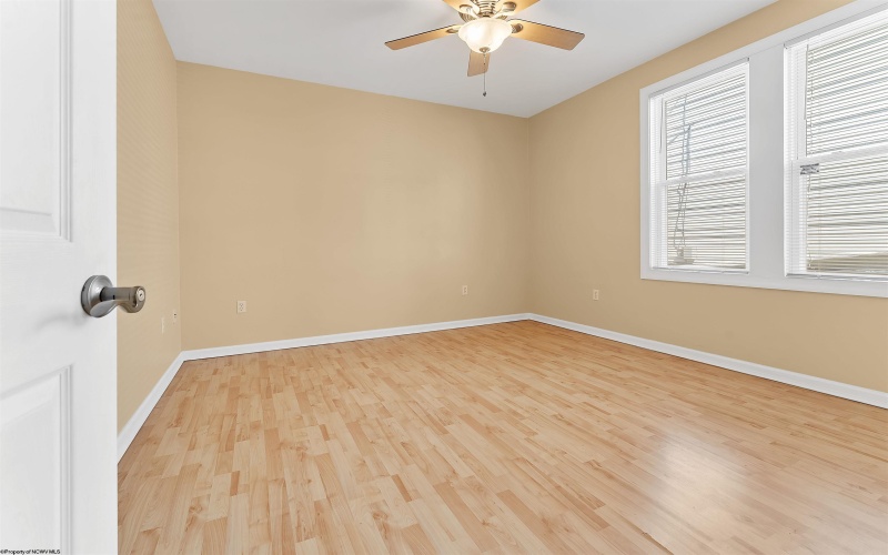 330-332 Demain Avenue, Morgantown, West Virginia 26501, ,Multi-unit/income,For Sale,Demain,10163959