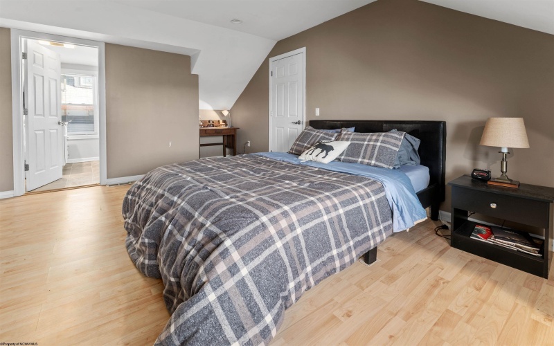 330-332 Demain Avenue, Morgantown, West Virginia 26501, ,Multi-unit/income,For Sale,Demain,10163959