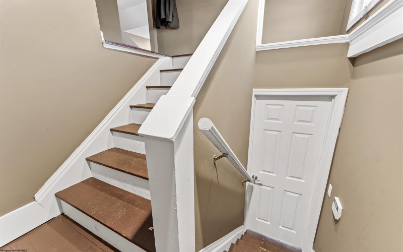 330-332 Demain Avenue, Morgantown, West Virginia 26501, ,Multi-unit/income,For Sale,Demain,10163959