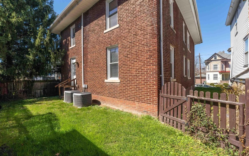 330-332 Demain Avenue, Morgantown, West Virginia 26501, ,Multi-unit/income,For Sale,Demain,10163959