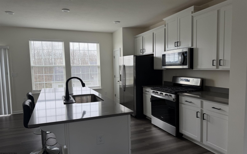 48 Dover Court, Bridgeport, West Virginia 26330, 3 Bedrooms Bedrooms, 5 Rooms Rooms,3 BathroomsBathrooms,Residential Rentals,For Rent,Dover,10163962