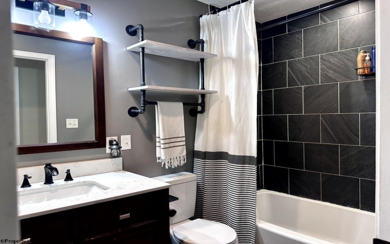 4243 Independence Road, Independence, West Virginia 26374, 6 Bedrooms Bedrooms, 10 Rooms Rooms,2 BathroomsBathrooms,Single Family Detached,For Sale,Independence,10163958 4243 Independence Road, Independence, West Virginia 26374, 6 Bedrooms Bedrooms, 10 Rooms Rooms,2 BathroomsBathrooms,Single Family Detached,For Sale,Independence,10163958