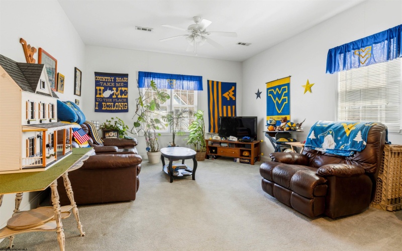 83 Antietam Drive, Morgantown, West Virginia 26508, 3 Bedrooms Bedrooms, 6 Rooms Rooms,3 BathroomsBathrooms,Single Family Detached,For Sale,Antietam,10163949