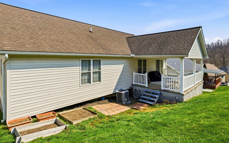 83 Antietam Drive, Morgantown, West Virginia 26508, 3 Bedrooms Bedrooms, 6 Rooms Rooms,3 BathroomsBathrooms,Single Family Detached,For Sale,Antietam,10163949