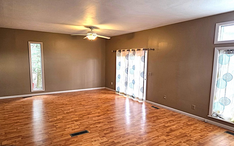 143 Paradise Circle, Morgantown, West Virginia 26508, 3 Bedrooms Bedrooms, 5 Rooms Rooms,1 BathroomBathrooms,Single Family Detached,For Sale,Paradise,10163950 143 Paradise Circle, Morgantown, West Virginia 26508, 3 Bedrooms Bedrooms, 5 Rooms Rooms,1 BathroomBathrooms,Single Family Detached,For Sale,Paradise,10163950