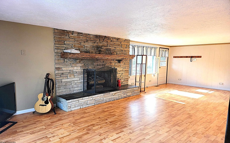 143 Paradise Circle, Morgantown, West Virginia 26508, 3 Bedrooms Bedrooms, 5 Rooms Rooms,1 BathroomBathrooms,Single Family Detached,For Sale,Paradise,10163950 143 Paradise Circle, Morgantown, West Virginia 26508, 3 Bedrooms Bedrooms, 5 Rooms Rooms,1 BathroomBathrooms,Single Family Detached,For Sale,Paradise,10163950