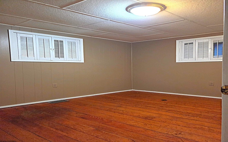 143 Paradise Circle, Morgantown, West Virginia 26508, 3 Bedrooms Bedrooms, 5 Rooms Rooms,1 BathroomBathrooms,Single Family Detached,For Sale,Paradise,10163950 143 Paradise Circle, Morgantown, West Virginia 26508, 3 Bedrooms Bedrooms, 5 Rooms Rooms,1 BathroomBathrooms,Single Family Detached,For Sale,Paradise,10163950