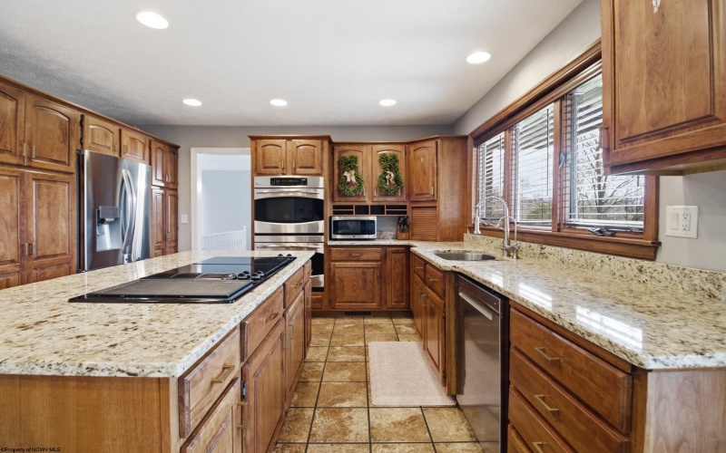 3125 Greystone Drive, Morgantown, West Virginia 26508, 5 Bedrooms Bedrooms, 14 Rooms Rooms,4 BathroomsBathrooms,Single Family Detached,For Sale,Greystone,10163951