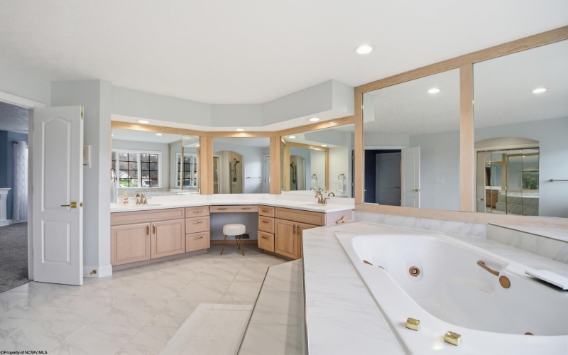 3125 Greystone Drive, Morgantown, West Virginia 26508, 5 Bedrooms Bedrooms, 14 Rooms Rooms,4 BathroomsBathrooms,Single Family Detached,For Sale,Greystone,10163951