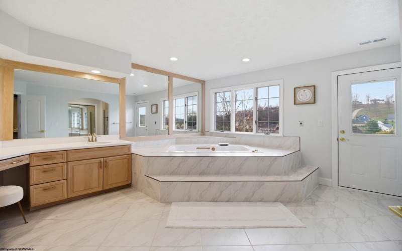 3125 Greystone Drive, Morgantown, West Virginia 26508, 5 Bedrooms Bedrooms, 14 Rooms Rooms,4 BathroomsBathrooms,Single Family Detached,For Sale,Greystone,10163951