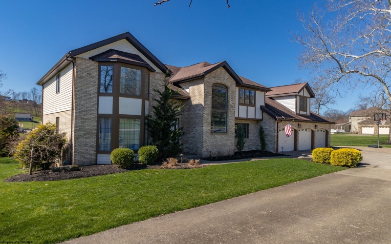 3125 Greystone Drive, Morgantown, West Virginia 26508, 5 Bedrooms Bedrooms, 14 Rooms Rooms,4 BathroomsBathrooms,Single Family Detached,For Sale,Greystone,10163951