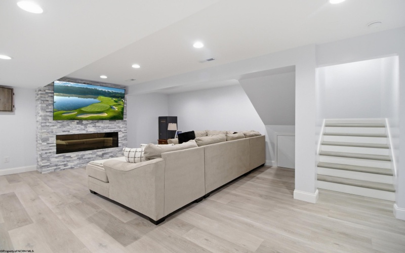 3125 Greystone Drive, Morgantown, West Virginia 26508, 5 Bedrooms Bedrooms, 14 Rooms Rooms,4 BathroomsBathrooms,Single Family Detached,For Sale,Greystone,10163951