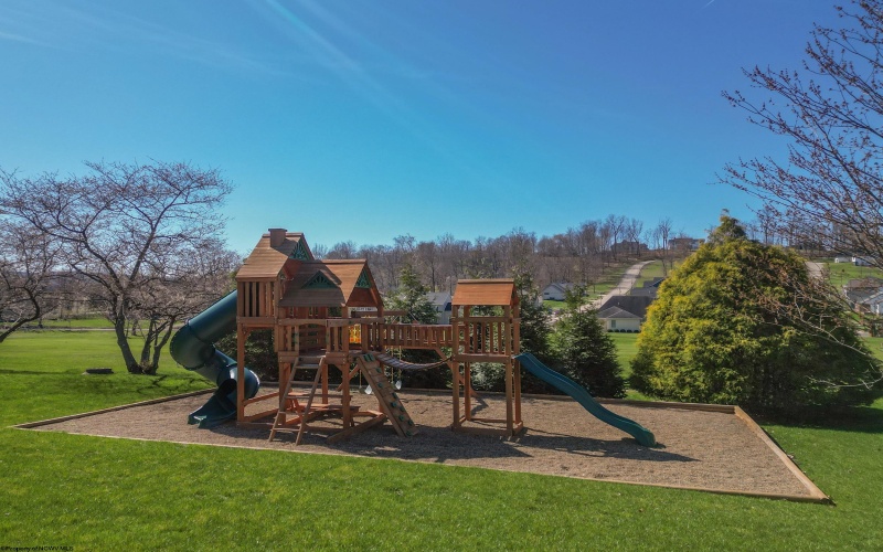 3125 Greystone Drive, Morgantown, West Virginia 26508, 5 Bedrooms Bedrooms, 14 Rooms Rooms,4 BathroomsBathrooms,Single Family Detached,For Sale,Greystone,10163951