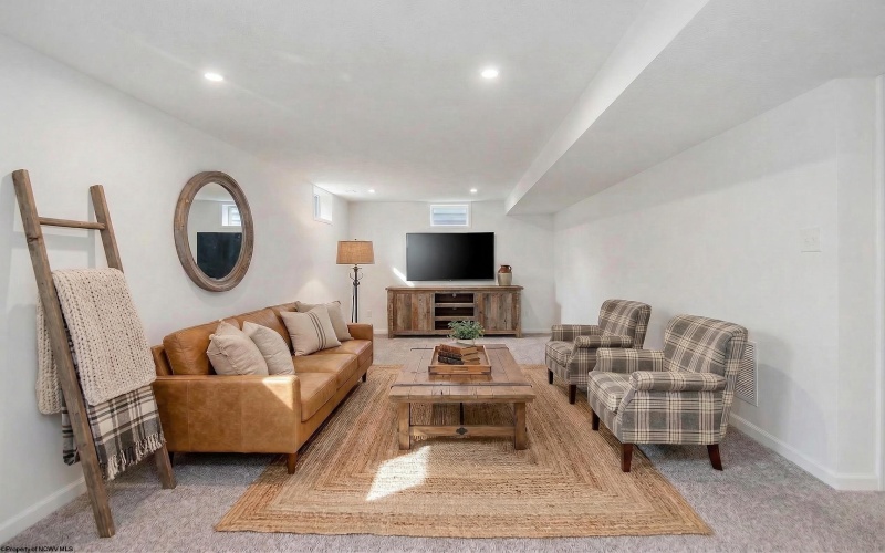 323 Lexington Circle, Bridgeport, West Virginia 26330, 4 Bedrooms Bedrooms, 8 Rooms Rooms,3 BathroomsBathrooms,Single Family Detached,For Sale,Lexington,10163952