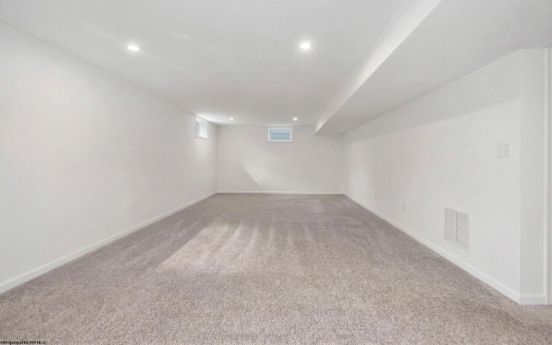 323 Lexington Circle, Bridgeport, West Virginia 26330, 4 Bedrooms Bedrooms, 8 Rooms Rooms,3 BathroomsBathrooms,Single Family Detached,For Sale,Lexington,10163952