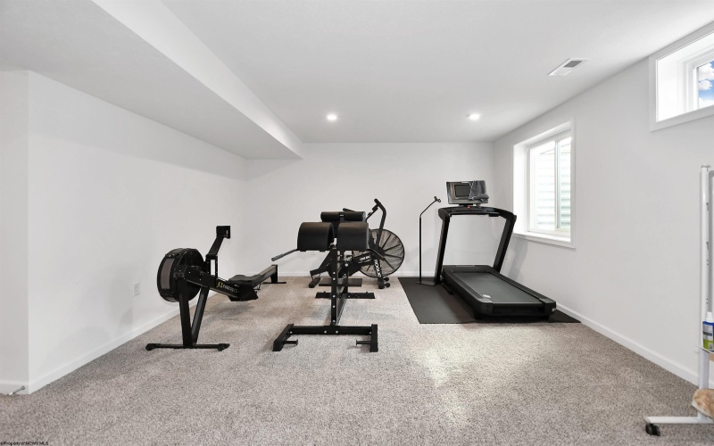 323 Lexington Circle, Bridgeport, West Virginia 26330, 4 Bedrooms Bedrooms, 8 Rooms Rooms,3 BathroomsBathrooms,Single Family Detached,For Sale,Lexington,10163952