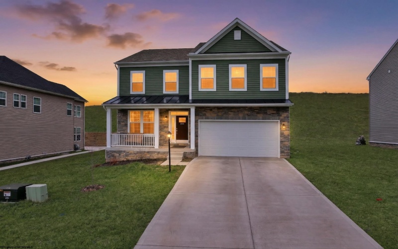 323 Lexington Circle, Bridgeport, West Virginia 26330, 4 Bedrooms Bedrooms, 8 Rooms Rooms,3 BathroomsBathrooms,Single Family Detached,For Sale,Lexington,10163952