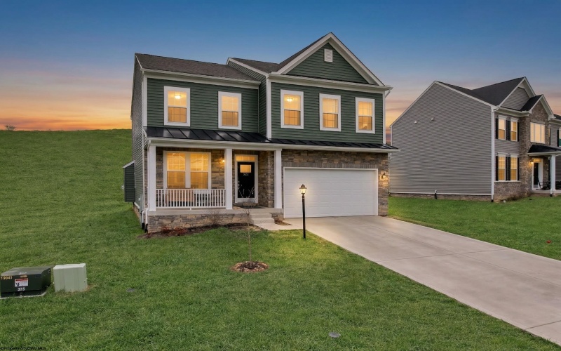 323 Lexington Circle, Bridgeport, West Virginia 26330, 4 Bedrooms Bedrooms, 8 Rooms Rooms,3 BathroomsBathrooms,Single Family Detached,For Sale,Lexington,10163952