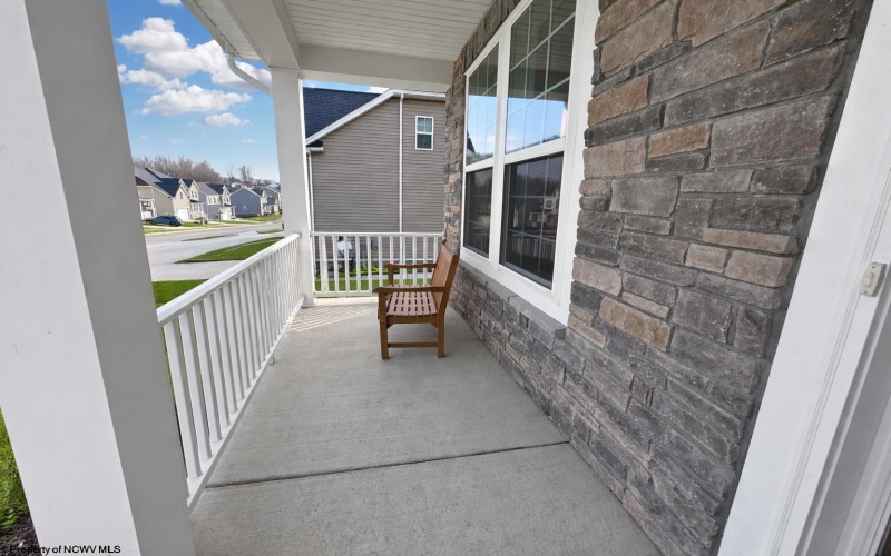 323 Lexington Circle, Bridgeport, West Virginia 26330, 4 Bedrooms Bedrooms, 8 Rooms Rooms,3 BathroomsBathrooms,Single Family Detached,For Sale,Lexington,10163952