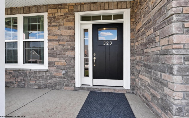 323 Lexington Circle, Bridgeport, West Virginia 26330, 4 Bedrooms Bedrooms, 8 Rooms Rooms,3 BathroomsBathrooms,Single Family Detached,For Sale,Lexington,10163952