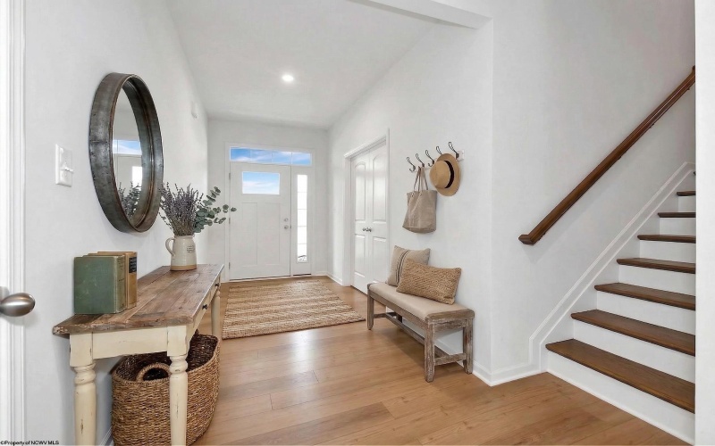 323 Lexington Circle, Bridgeport, West Virginia 26330, 4 Bedrooms Bedrooms, 8 Rooms Rooms,3 BathroomsBathrooms,Single Family Detached,For Sale,Lexington,10163952