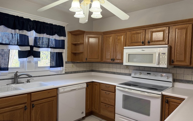 122 Vermont Avenue, Clarksburg, West Virginia 26301, 4 Bedrooms Bedrooms, 9 Rooms Rooms,1 BathroomBathrooms,Single Family Detached,For Sale,Vermont,10163956 122 Vermont Avenue, Clarksburg, West Virginia 26301, 4 Bedrooms Bedrooms, 9 Rooms Rooms,1 BathroomBathrooms,Single Family Detached,For Sale,Vermont,10163956