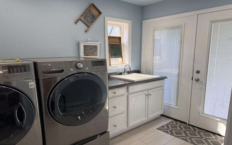 122 Vermont Avenue, Clarksburg, West Virginia 26301, 4 Bedrooms Bedrooms, 9 Rooms Rooms,1 BathroomBathrooms,Single Family Detached,For Sale,Vermont,10163956 122 Vermont Avenue, Clarksburg, West Virginia 26301, 4 Bedrooms Bedrooms, 9 Rooms Rooms,1 BathroomBathrooms,Single Family Detached,For Sale,Vermont,10163956