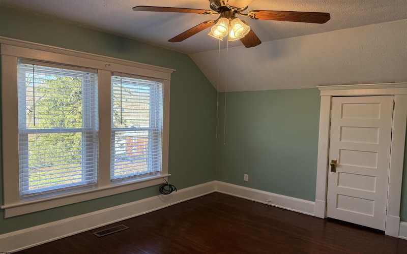 122 Vermont Avenue, Clarksburg, West Virginia 26301, 4 Bedrooms Bedrooms, 9 Rooms Rooms,1 BathroomBathrooms,Single Family Detached,For Sale,Vermont,10163956 122 Vermont Avenue, Clarksburg, West Virginia 26301, 4 Bedrooms Bedrooms, 9 Rooms Rooms,1 BathroomBathrooms,Single Family Detached,For Sale,Vermont,10163956