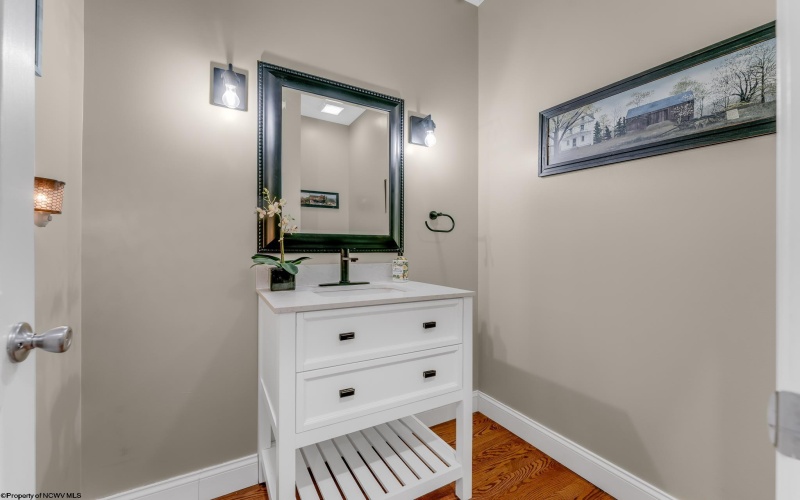 106 Iris Lane, Morgantown, West Virginia 26501, 4 Bedrooms Bedrooms, 11 Rooms Rooms,4 BathroomsBathrooms,Single Family Detached,For Sale,Iris,10163974