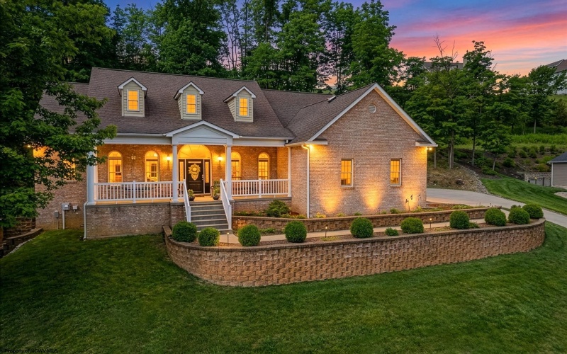 106 Iris Lane, Morgantown, West Virginia 26501, 4 Bedrooms Bedrooms, 11 Rooms Rooms,4 BathroomsBathrooms,Single Family Detached,For Sale,Iris,10163974