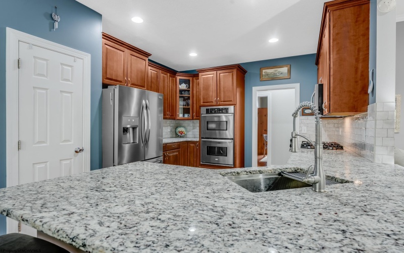 106 Iris Lane, Morgantown, West Virginia 26501, 4 Bedrooms Bedrooms, 11 Rooms Rooms,4 BathroomsBathrooms,Single Family Detached,For Sale,Iris,10163974