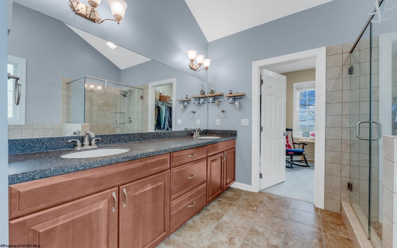 106 Iris Lane, Morgantown, West Virginia 26501, 4 Bedrooms Bedrooms, 11 Rooms Rooms,4 BathroomsBathrooms,Single Family Detached,For Sale,Iris,10163974