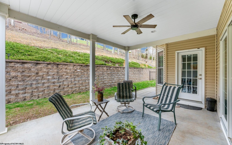 106 Iris Lane, Morgantown, West Virginia 26501, 4 Bedrooms Bedrooms, 11 Rooms Rooms,4 BathroomsBathrooms,Single Family Detached,For Sale,Iris,10163974