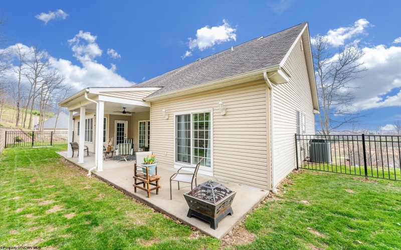 106 Iris Lane, Morgantown, West Virginia 26501, 4 Bedrooms Bedrooms, 11 Rooms Rooms,4 BathroomsBathrooms,Single Family Detached,For Sale,Iris,10163974