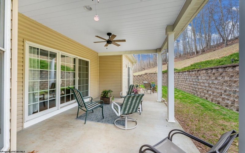 106 Iris Lane, Morgantown, West Virginia 26501, 4 Bedrooms Bedrooms, 11 Rooms Rooms,4 BathroomsBathrooms,Single Family Detached,For Sale,Iris,10163974