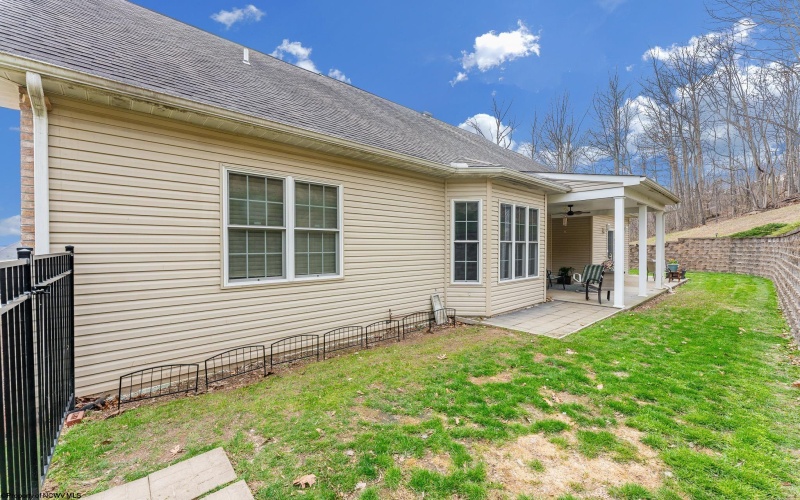 106 Iris Lane, Morgantown, West Virginia 26501, 4 Bedrooms Bedrooms, 11 Rooms Rooms,4 BathroomsBathrooms,Single Family Detached,For Sale,Iris,10163974