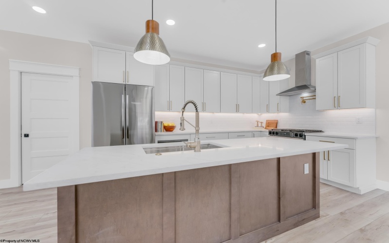 116 Tivoli Garden Drive, Morgantown, West Virginia 26508, 4 Bedrooms Bedrooms, 9 Rooms Rooms,4 BathroomsBathrooms,Single Family Attached,For Sale,Tivoli Garden,10163970