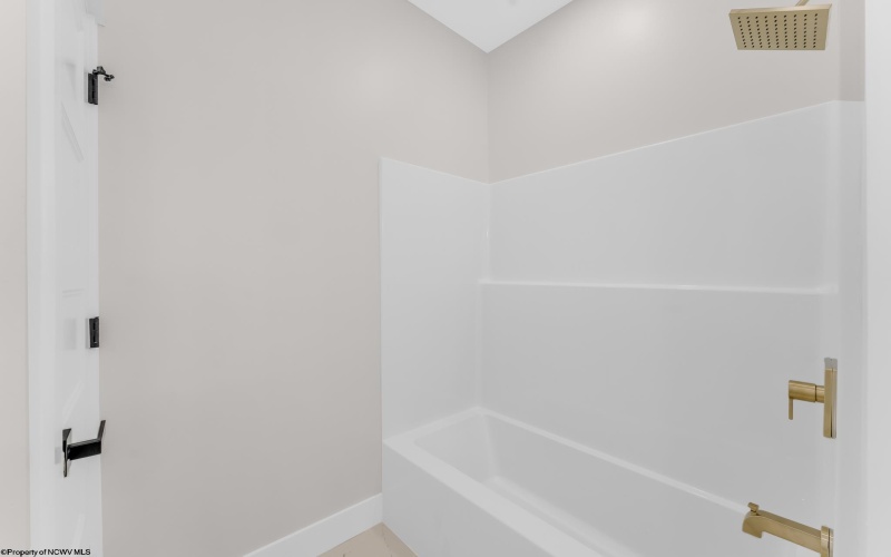 116 Tivoli Garden Drive, Morgantown, West Virginia 26508, 4 Bedrooms Bedrooms, 9 Rooms Rooms,4 BathroomsBathrooms,Single Family Attached,For Sale,Tivoli Garden,10163970